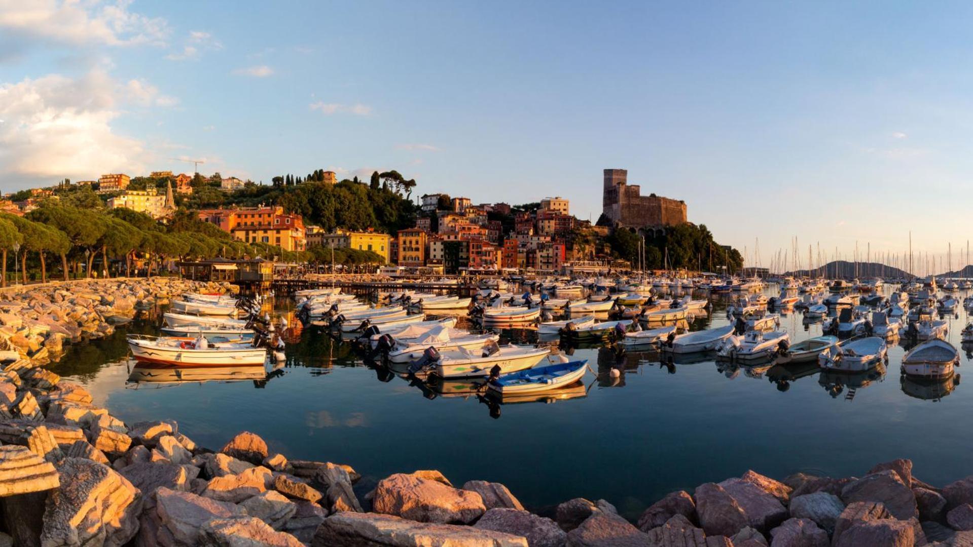 Libeccio 1 - Holiday Home & Parking Леричи Экстерьер фото